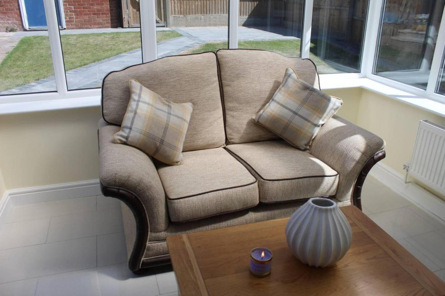 Holiday home Remarkable 2-bed House In Walesby Nottinghamshire *